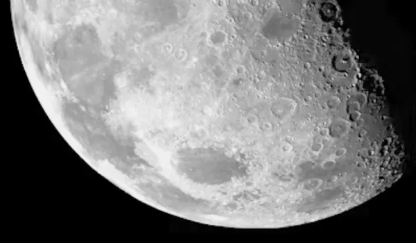 صورة مقال عبارات عن القمر
